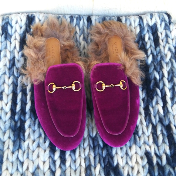Gucci Shoes - GUCCI VELVET PRINCETOWN SANDALS SIZE 36